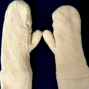 Lululemon pink mitts, with foldover hood